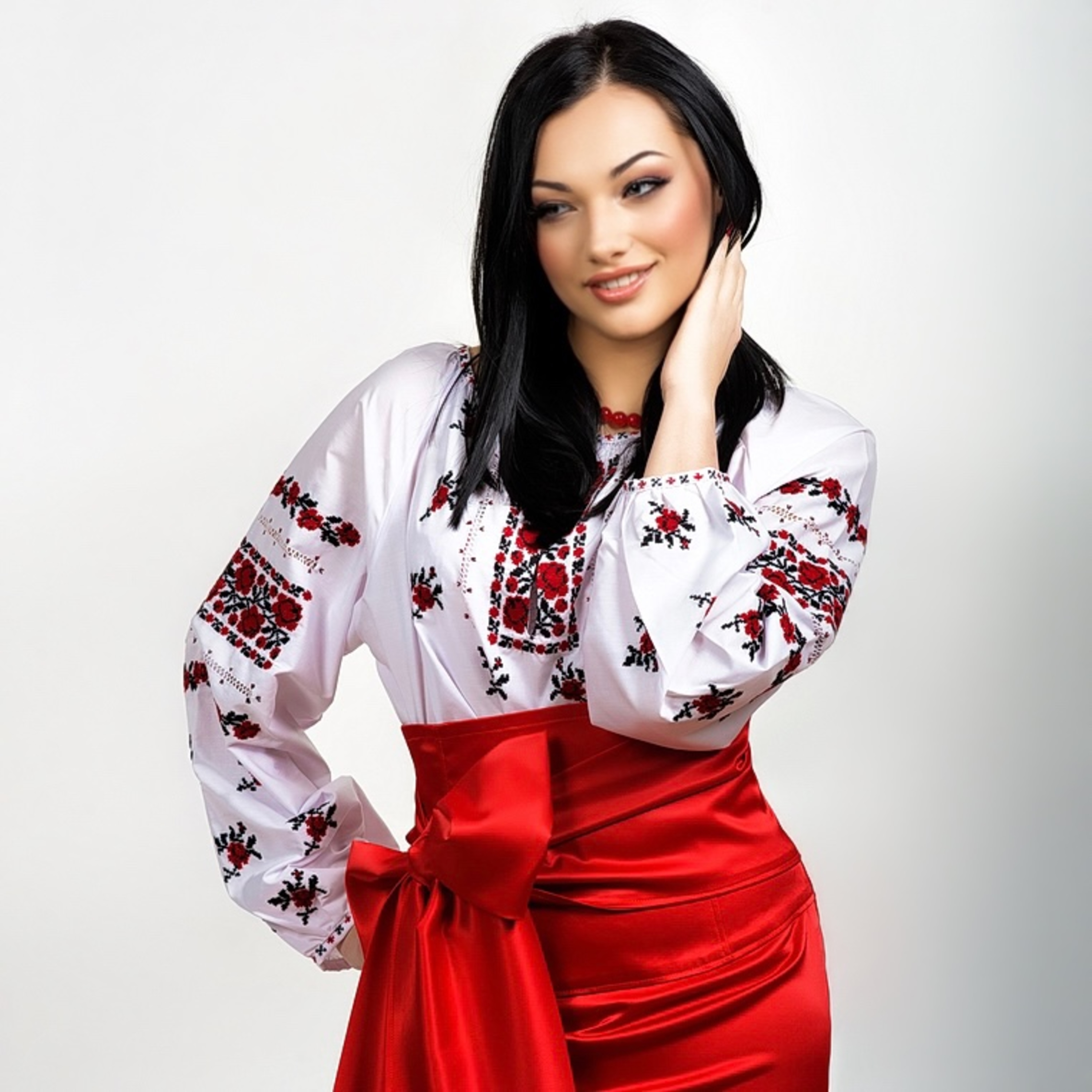 Official cover artwork for the single Чорні очка by Ana Danch