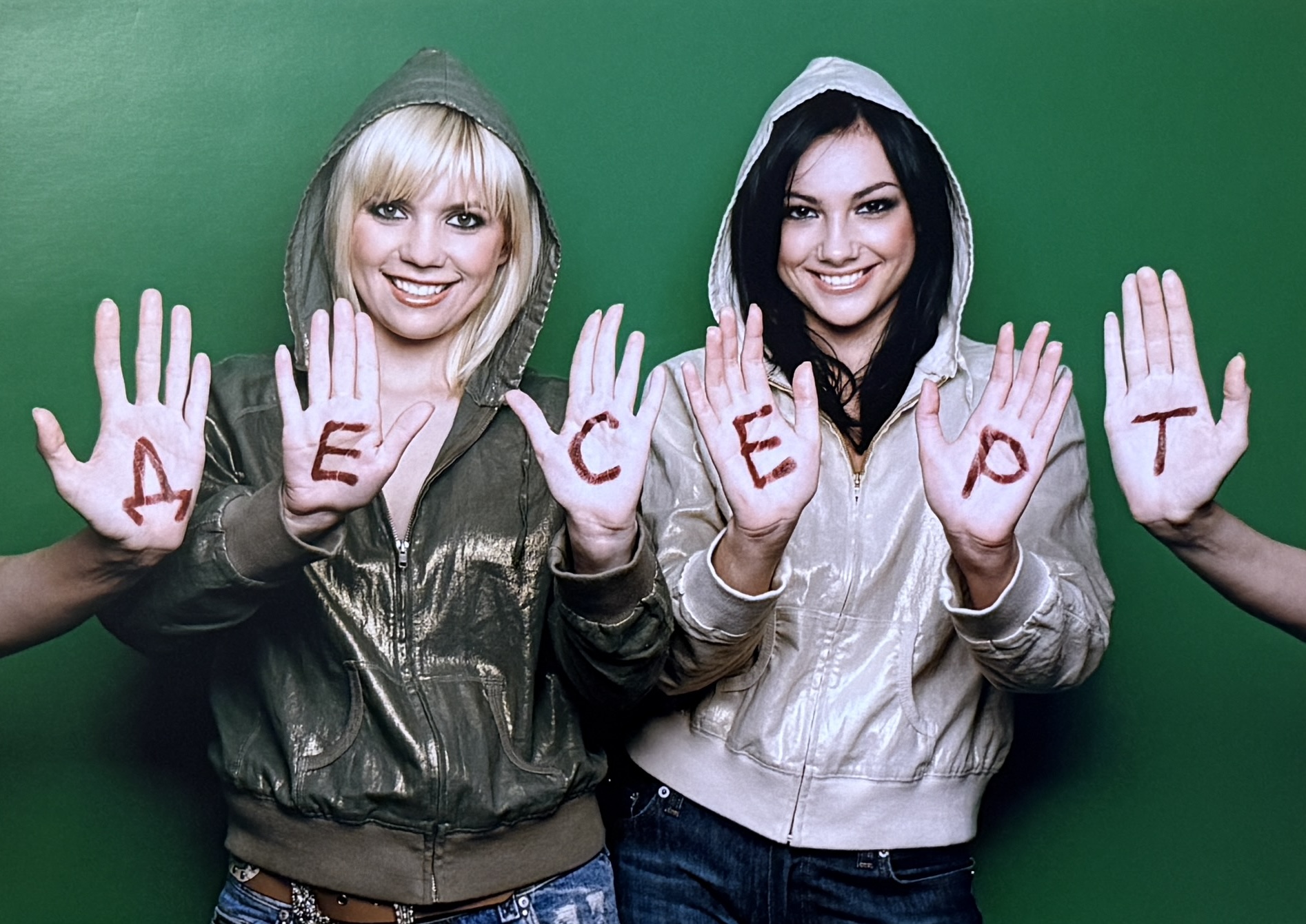 Dessert Photo Session (2005) – Uliana Latyk and Mariana Krylyk